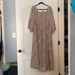 1X Crème and brown dress